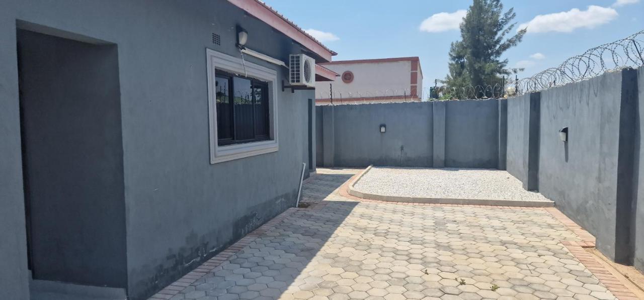 Salama Apartments Lusaka Esterno foto